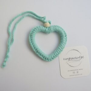 Coração em macramé 7 cm (cores suaves)
